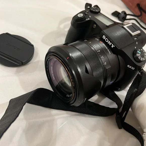 Sony RX10 - Picture 4 of 6